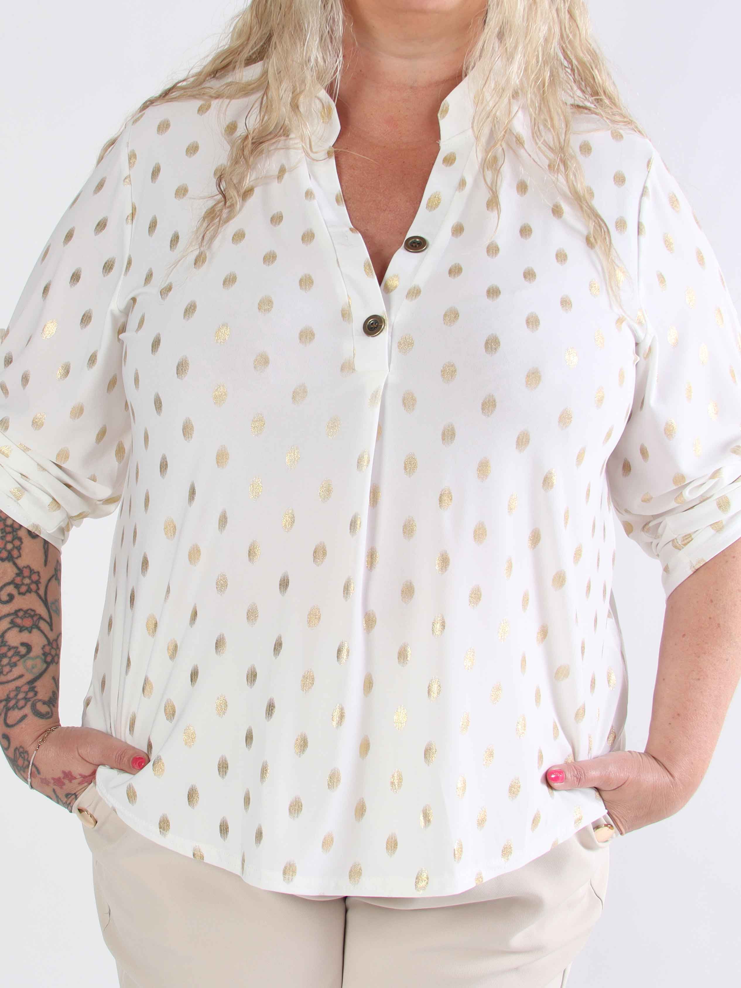 Ebba Gold Shirt - Elastisk plus size blus med guld prickar